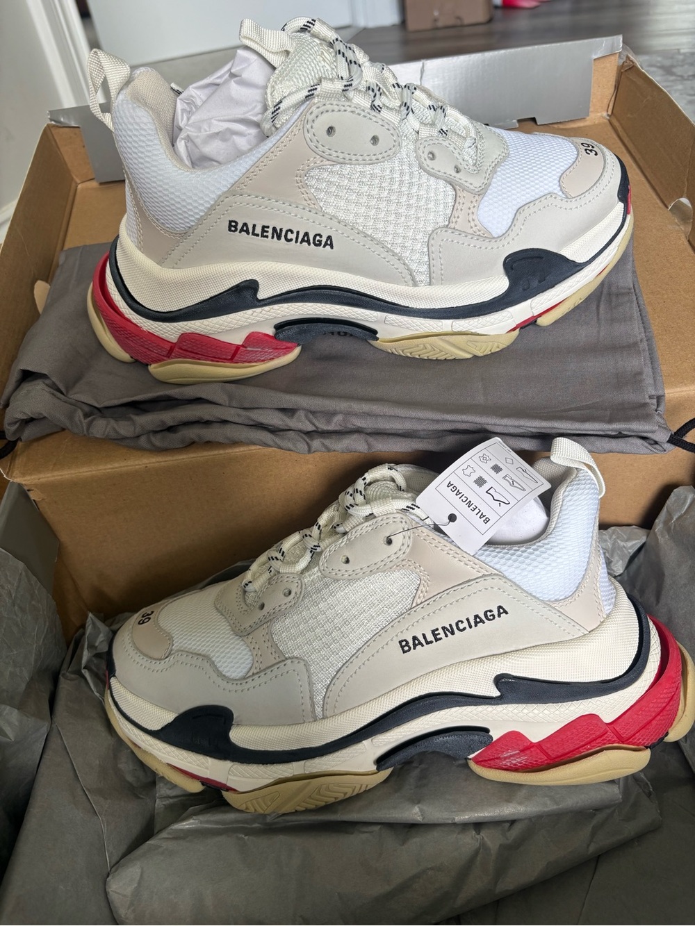 Balenciaga Triple S-Style Chunky Sneakers（ size 39 ) brand new in box